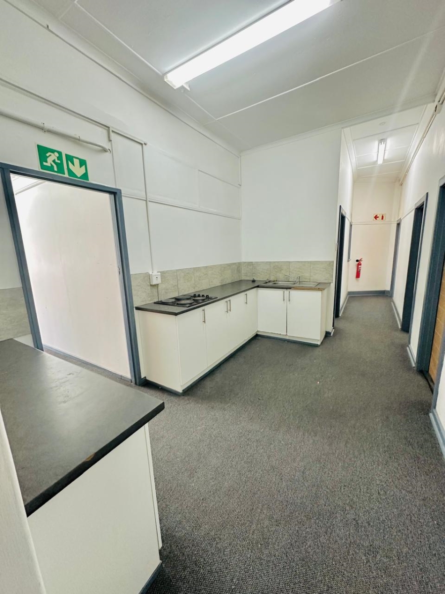 To Let 1 Bedroom Property for Rent in Southernwood Eastern Cape
